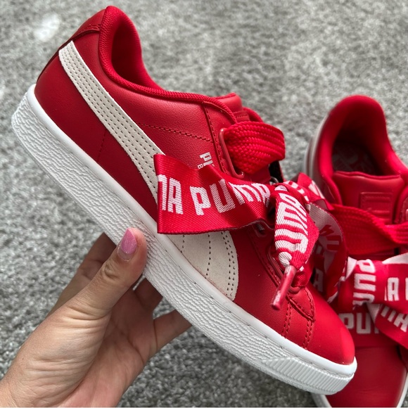 Puma basket heart sneaker NWT red bow - Picture 3 of 10